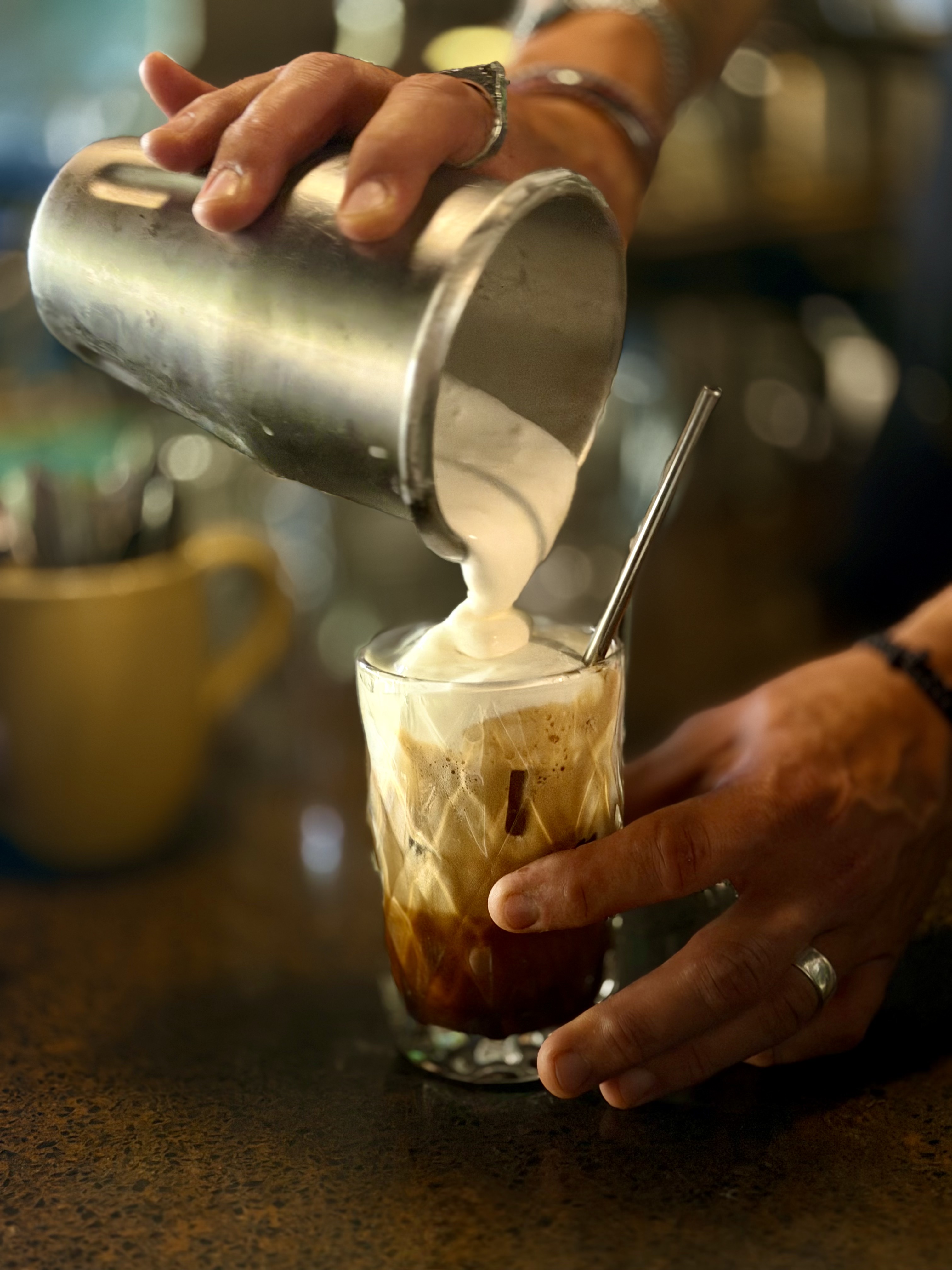 Freddo Cappuccino wird frisch zubereitet